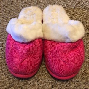 Victoria’s Secret slippers size M (7-8)